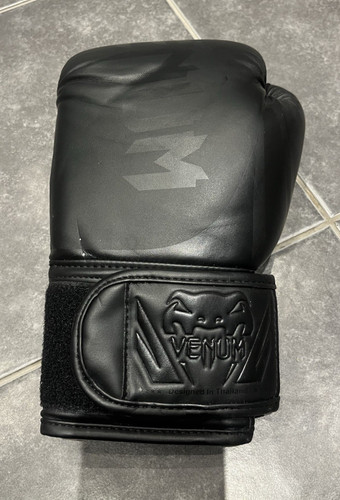 Venum 8oz boxing glove matte - boxing,
