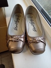 size 4 M&S bronze coloured