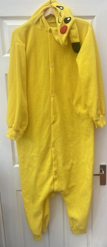 Pikachu pokémon yellow - yellow, hooded