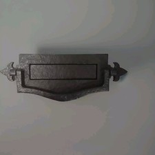 Black letterplate c/w knocker (lf5523)