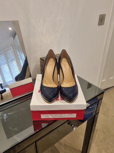 Brand new navy - new, patent