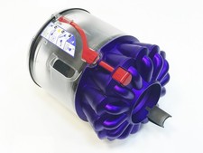 DC39 Cyclone & Bin Animal