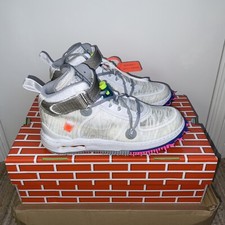 UK 7.5, US 8.5, EU 42 -