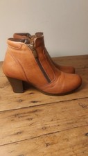 PAVERS SOFT TAN LEATHER LADYS DOUBLE ZIP LADYS BOOTS SIZE 5