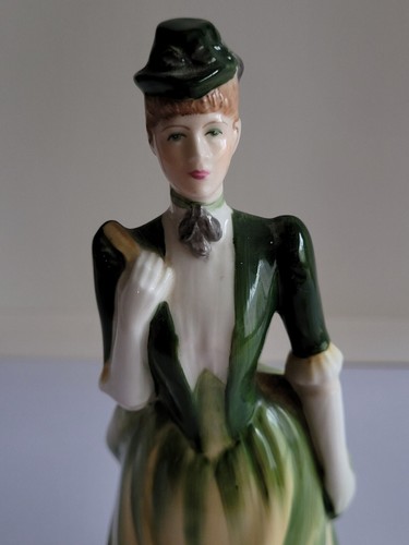 Coalport figurines ladies - figurines, of