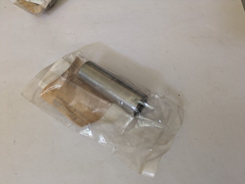 Genuine yamaha piston - genuine, gudgeon