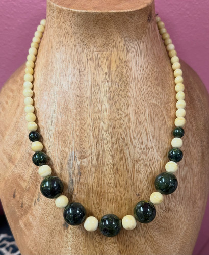 Vtg tested bakelite - bakelite, necklace