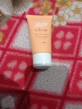 Boots Glow Peach Sugar Scrub