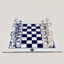 SARGADELOS PORCELAIN CHESS SET