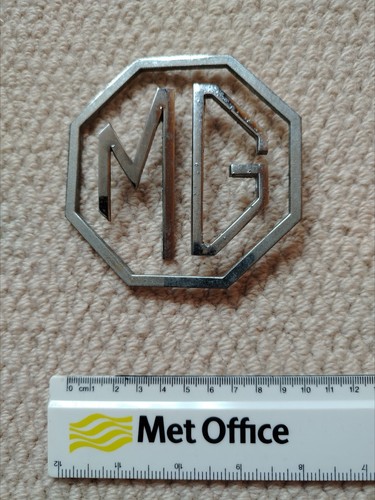 Vintage front badge car - mg,