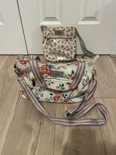 Cath Kidston Cream Floral Crossbody Handbag with Zip Fastening & Shoulder Bag