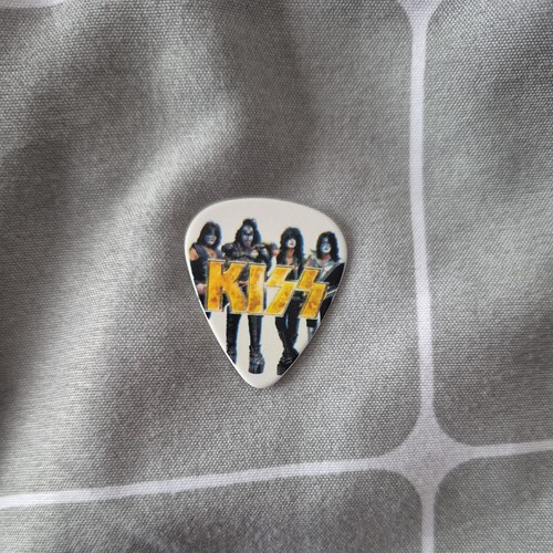 Kiss offical tour guitar - tour, pick