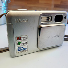 Nikon Coolpix S2 5.1MP Digital