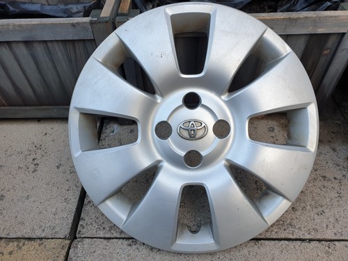 Toyota yaris wheel trim - yaris,