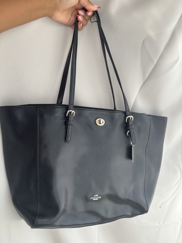 Black coach crossgrain leather - black,