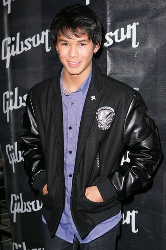 Actor boo stewart - boo, arrives