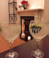 Gin Tonic cocktail red wine