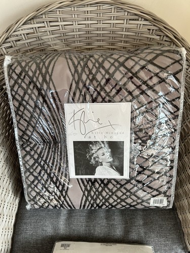Bnip stunning luxurious kylie - bnip,