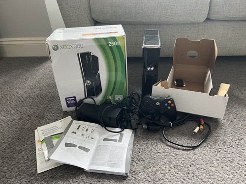 Xbox 360 slim 250 boxed - 360,