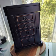 Beautiful Elegant Black Mele