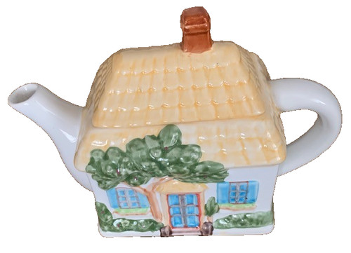 Novelty village cottage farm - village/,