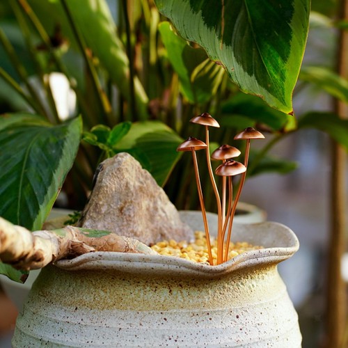 Mushroom garden statue - statue, stake