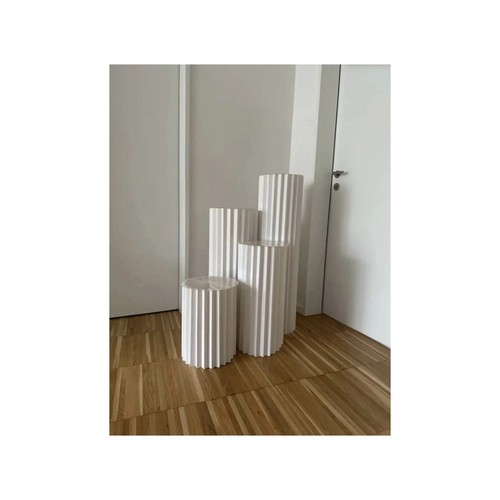 White cylinder column - 4x,