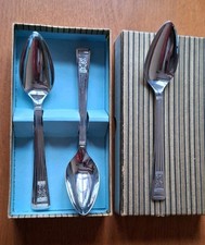 Set of 6 'Pedigree' Grapefruit Spoons, from Sheffield in original box.