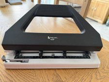 Rexel 420 four hole heavy duty