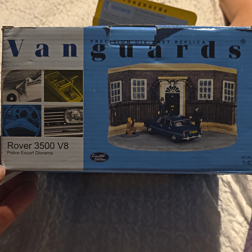 Vanguards rover 3500 v8 - 1:43,