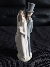 Nao by Lladro Just Married Bride and Groom - in very good condition