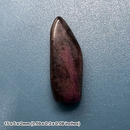 Sugilite grade chips - chips, natural