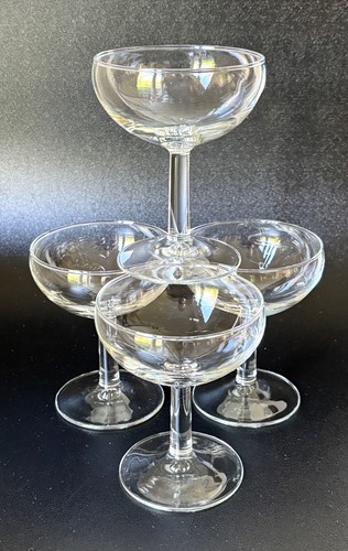 Champagne coupe glasses - champagne,