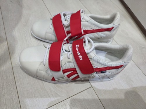 Win white and - do-win, red