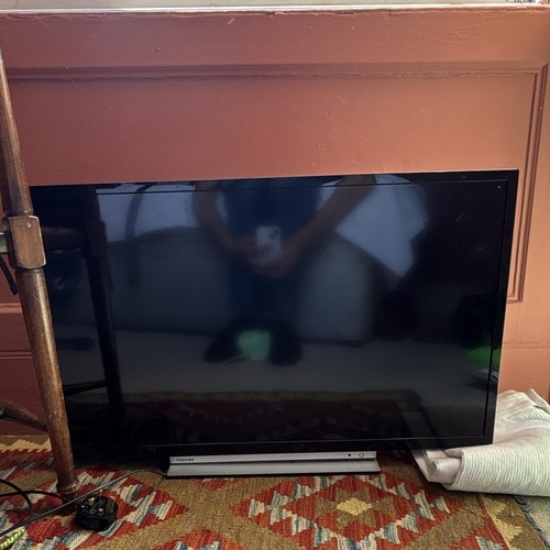 Toshiba 32in flat - flat, screen