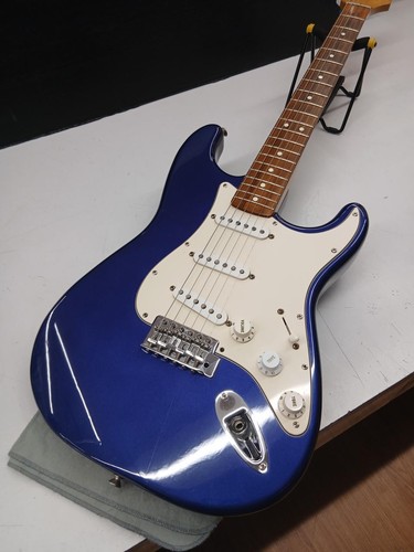 Fender stratocaster used - [fender],
