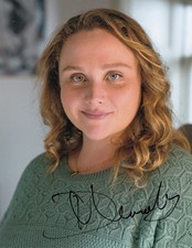 The Tourist: Authentic Hand