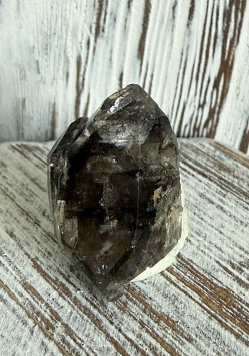 Black herkimer diamond d127 - black,