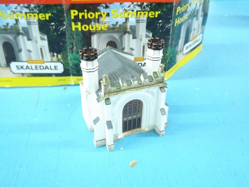 Hornby skaledale r8759 priory - hornby,