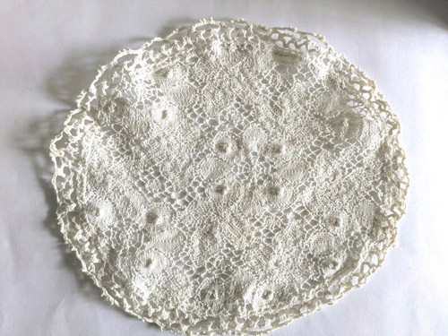 Vintage oval beige lace - ,