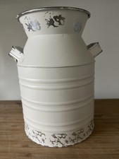 Off white / Cream Metal Milk