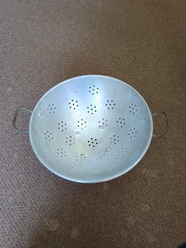 Large vintage round aluminium - round,