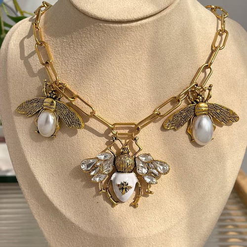 Bohemiam pearl animal bee - animal,