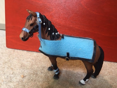 Schleich retired trakehner - schleich,