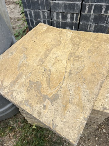 20x riven paving slabs - paving, flag