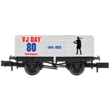 N Gauge Dapol VJ Day 80th