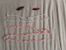 VINTAGE ANTIQUE FAUX TORTOISE SHELL TATTING SHUTTLES AND LACE