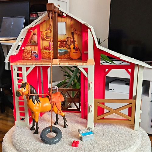 Mattel spirit untamed barn - mattel,
