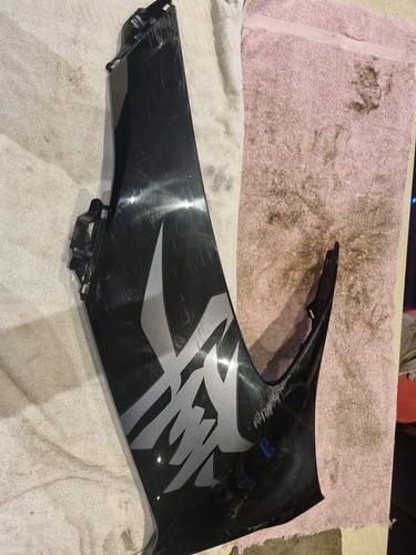 Suzuki hayabusa right fairing - suzuki,