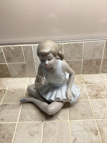 Rare lladro nao 147 - nao, seated